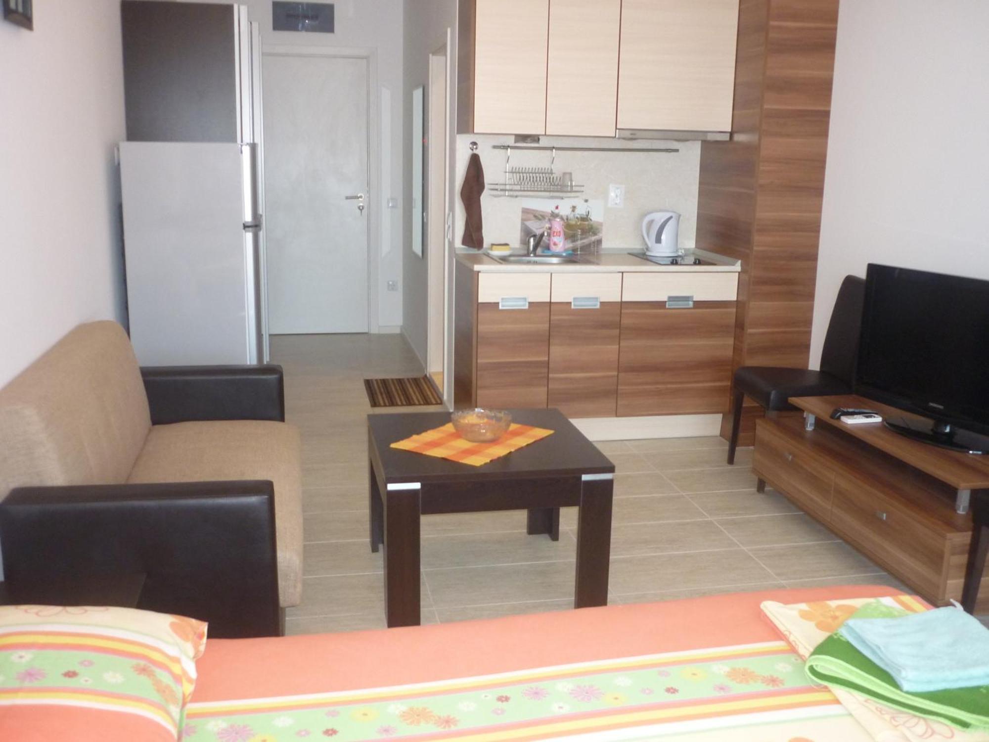 Ganozliev'S Apartments In Kavatsi Area 소조폴 외부 사진